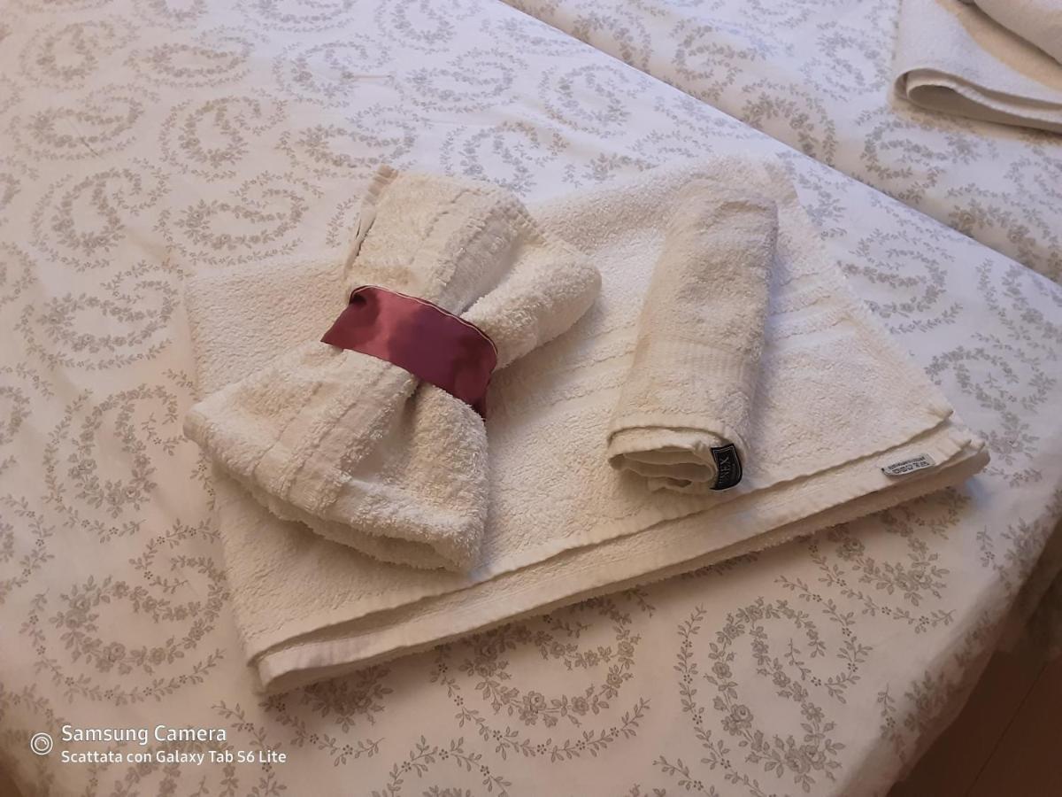 B&B Anna Rovere della Luna Екстериор снимка